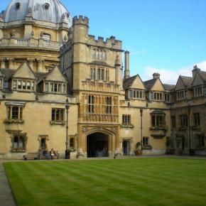 University of Oxford – Wycliffe Hall Logo