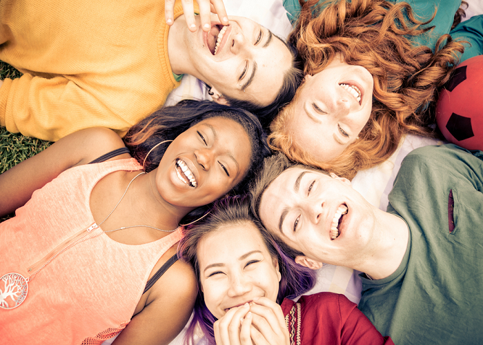 8-things-nobody-tells-you-about-making-friends-in-college